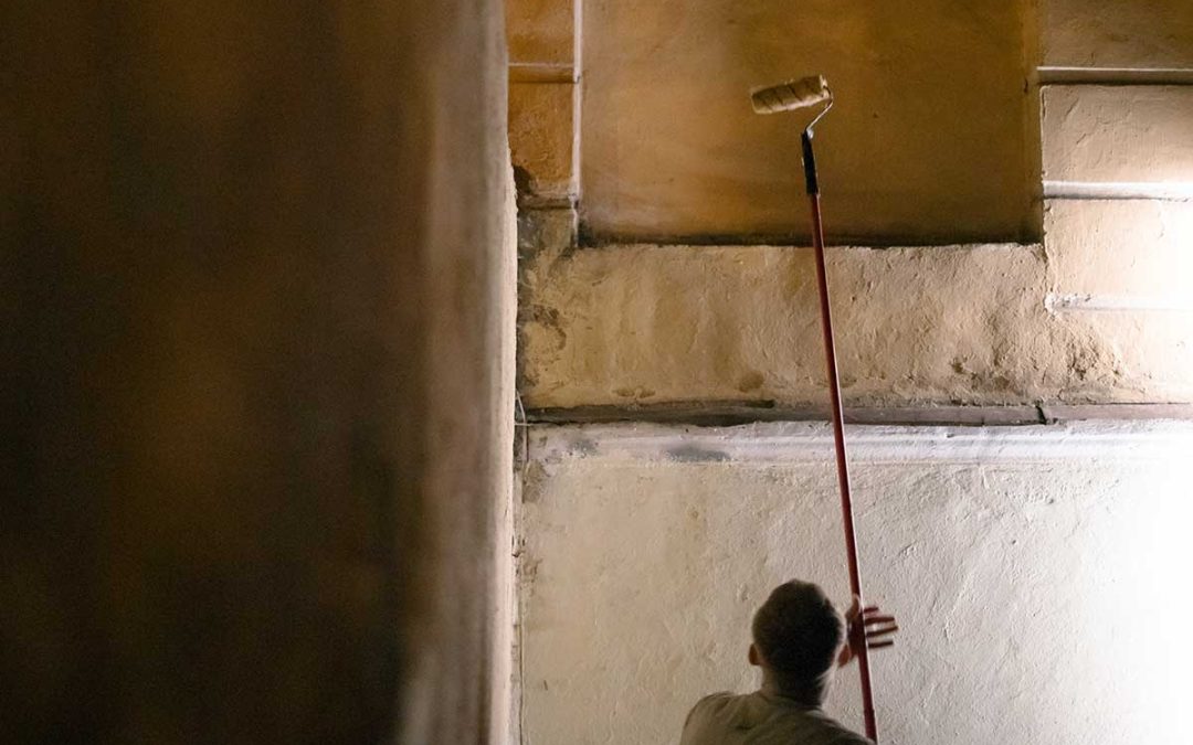 comment décorer un mur trop haut ?