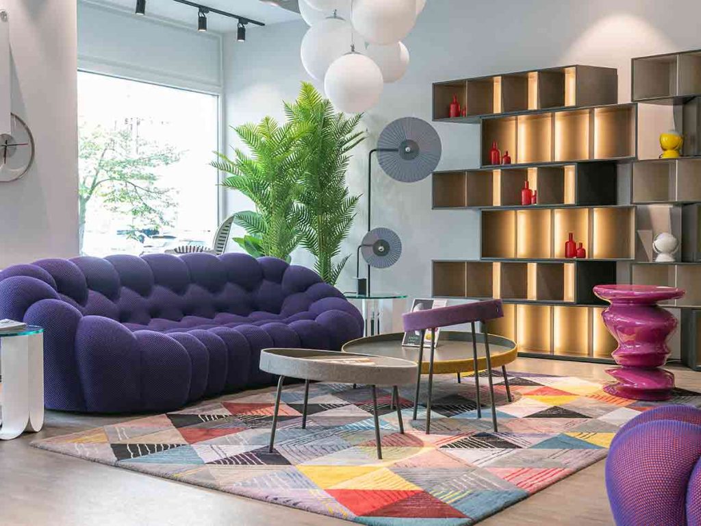 comment utiliser les couleurs vives pour dynamiser un salon ou une cuisine