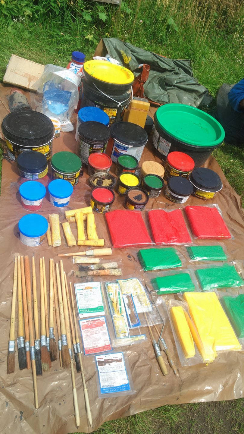 outils de peinture et mat riaux dispos s sur