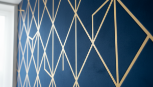 découvrez comment choisir le papier peint aux motifs géométriques parfait pour sublimer vos murs et donner du caractère à votre intérieur.